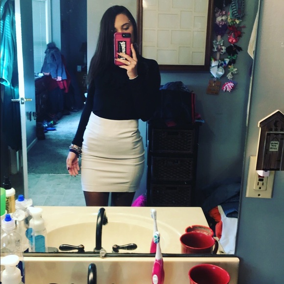 Meet your Posher, Lauren - Picture 4 of 7